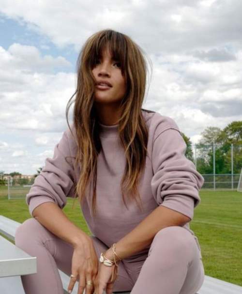 Rideau Bangs 2022 avec coupes de cheveux actuelles: photos, tendances