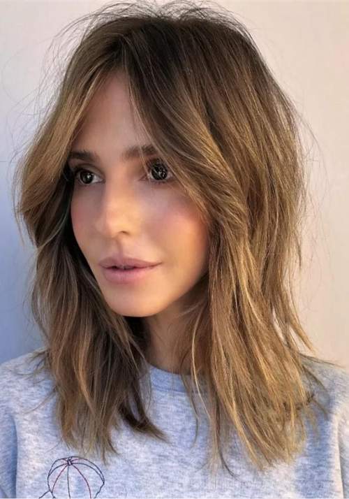 Rideau Bangs 2022 avec coupes de cheveux actuelles: photos, tendances