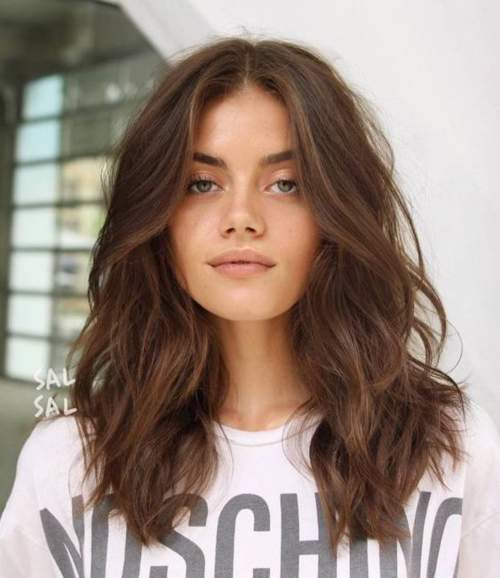 Rideau Bangs 2022 avec coupes de cheveux actuelles: photos, tendances