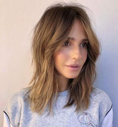 Rideau Bangs 2022 avec coupes de cheveux actuelles: photos, tendances