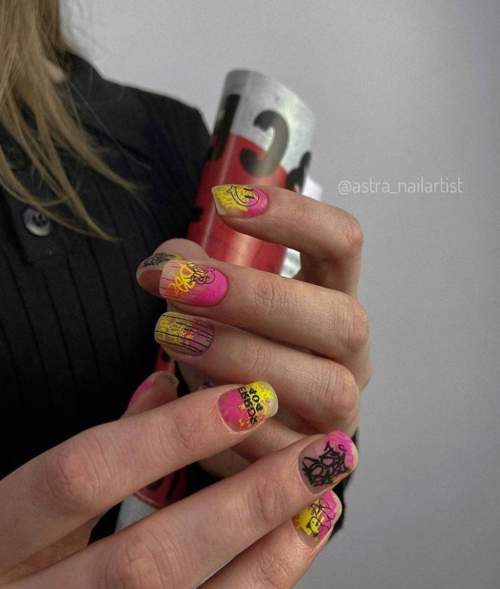 Nail art graffiti sur ongles courts
