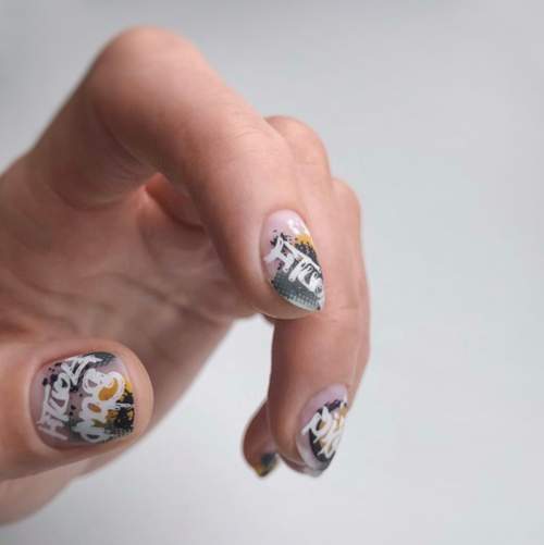 Ongles très courts graffiti