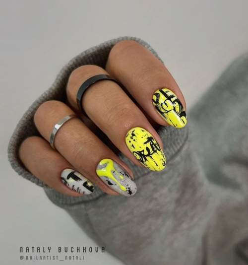 Manucure graffiti jaune fluo