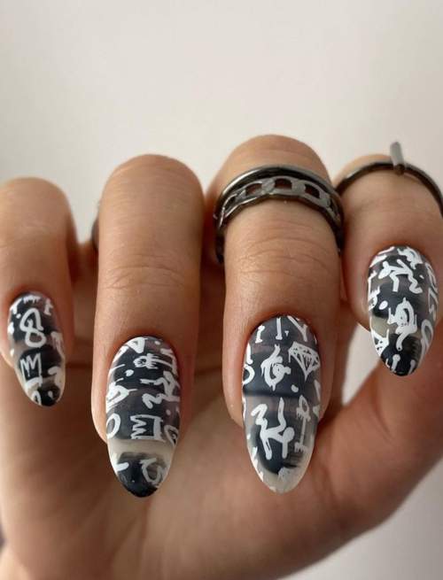 Ongles graffiti noir et blanc