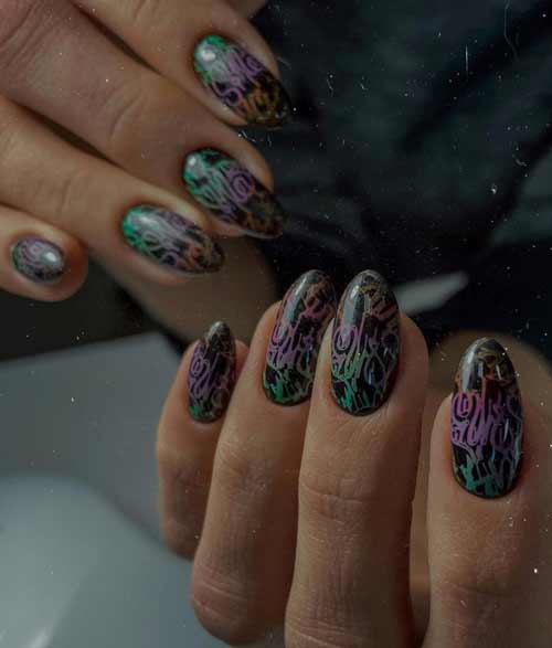 Graffiti sur les ongles: manucure tendance 2022, photo