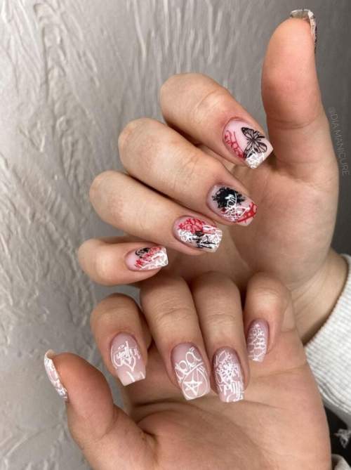 Graffiti sur les ongles: manucure tendance 2022, photo