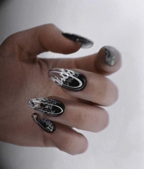 Graffiti sur les ongles: manucure tendance 2022, photo