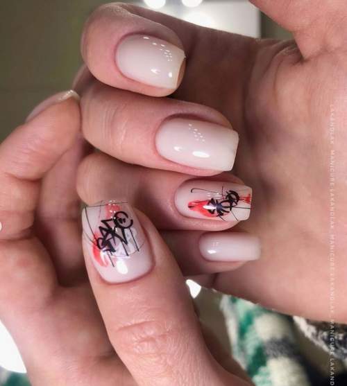 Graffiti sur les ongles: manucure tendance 2022, photo