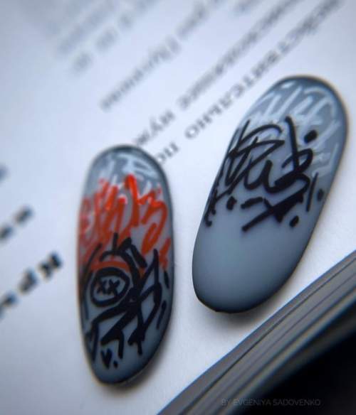 Graffiti sur les ongles: manucure tendance 2022, photo