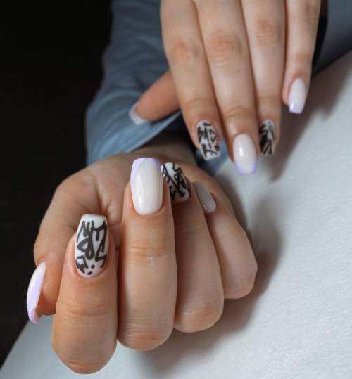 Graffiti sur les ongles: manucure tendance 2022, photo
