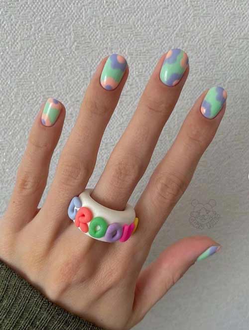 Manucure délicate pour l'obtention du diplôme