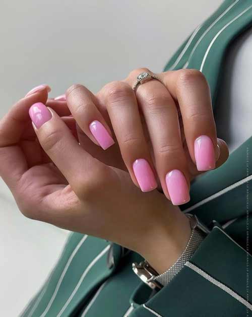 Remise des diplômes de l'école de manucure rose