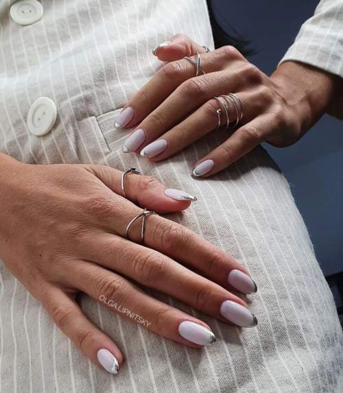 Manucure pour l'obtention du diplôme 2022 : 9e, 11e année, nouveautés, photos