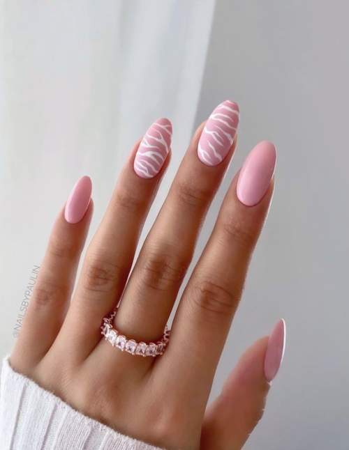 Manucure pour l'obtention du diplôme 2022 : 9e, 11e année, nouveautés, photos