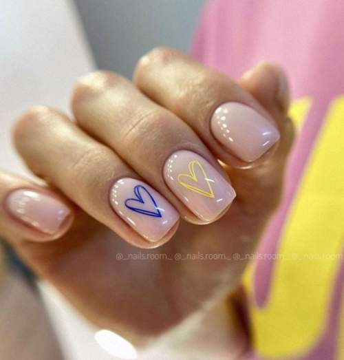 Manucure pour l'obtention du diplôme 2022 : 9e, 11e année, nouveautés, photos