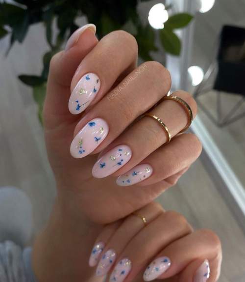 Manucure pour l'obtention du diplôme 2022 : 9e, 11e année, nouveautés, photos