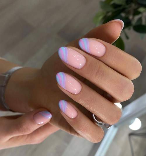 Manucure pour l'obtention du diplôme 2022 : 9e, 11e année, nouveautés, photos