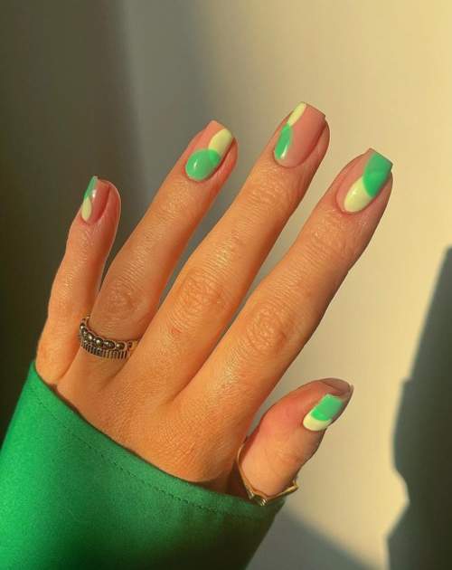 Manucure pour l'obtention du diplôme 2022 : 9e, 11e année, nouveautés, photos