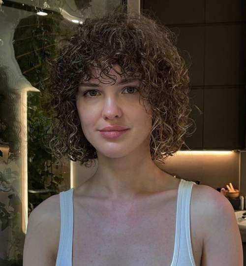 Coupes de cheveux bouclés pour les filles