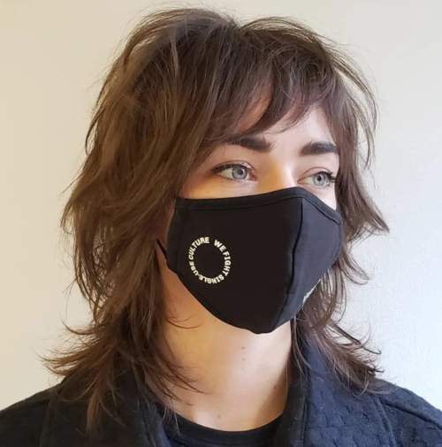 Coupes de cheveux jeunes à la mode 2022 avec une frange: types, photos