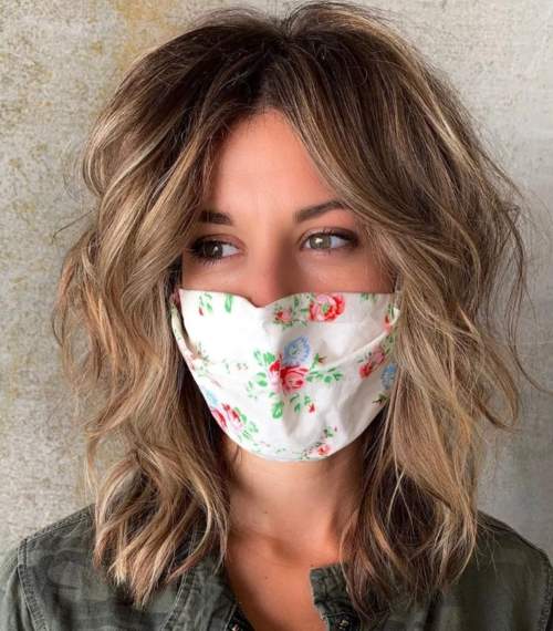 Coupes de cheveux jeunes à la mode 2022 avec une frange: types, photos