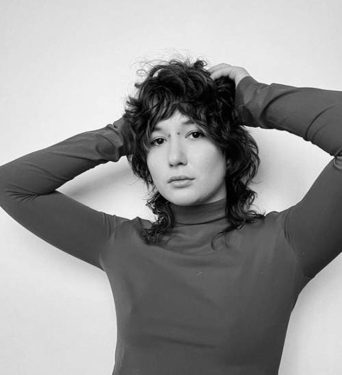 Coupes de cheveux jeunes à la mode 2022 avec une frange: types, photos