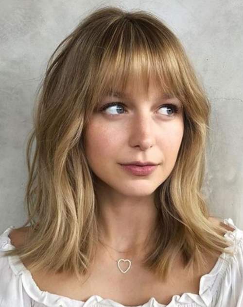Coupes de cheveux jeunes à la mode 2022 avec une frange: types, photos