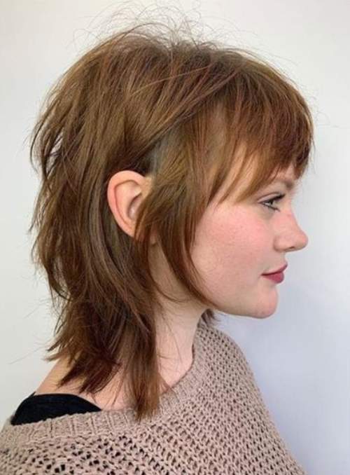 Coupe de cheveux hirsute pour cheveux mi-longs: nouvelle photo 2022