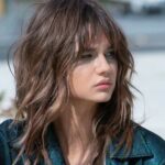 Coupe de cheveux hirsute pour cheveux mi-longs