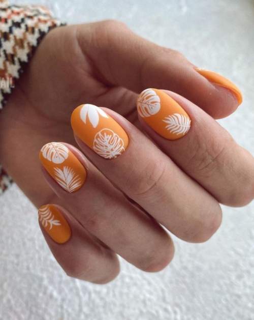 Dessins d'automne sur les ongles