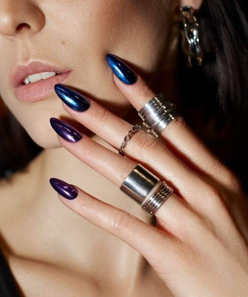 Manucure foncée automne amande