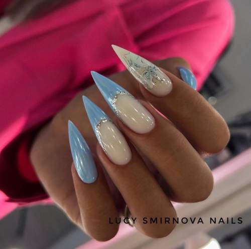 Conception d'amande à ongles longs et pointus