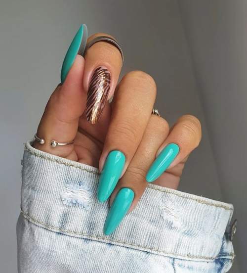 Manucure jeunesse amande