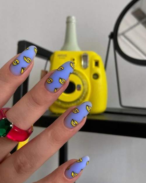 Manucure d'automne 2022 sur la forme en amande : nouvelles photos