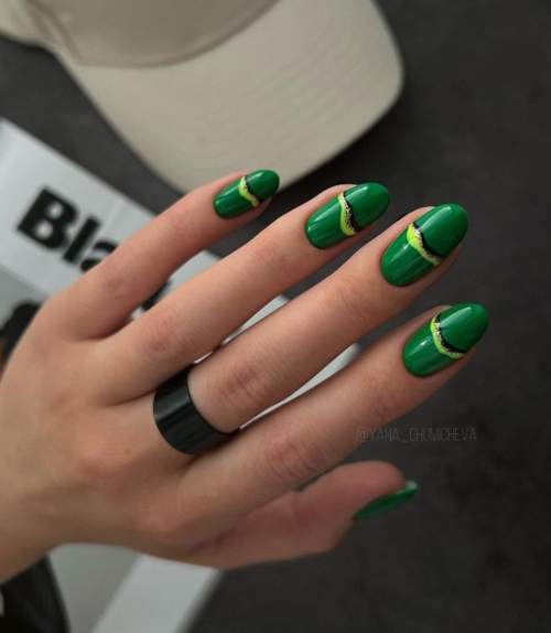 Manucure vert foncé automne
