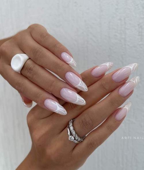 Manucure d'automne 2022 sur la forme en amande : nouvelles photos