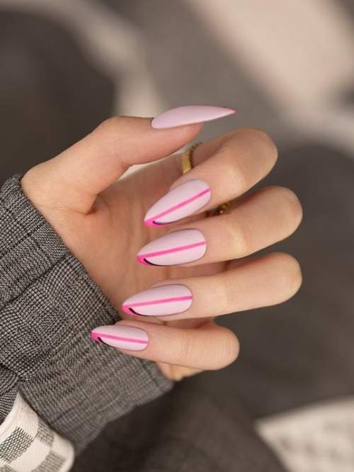 Manucure d'automne 2022 sur la forme en amande : nouvelles photos