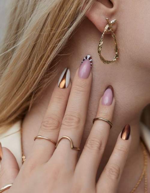 Manucure d'automne 2022 sur la forme en amande : nouvelles photos