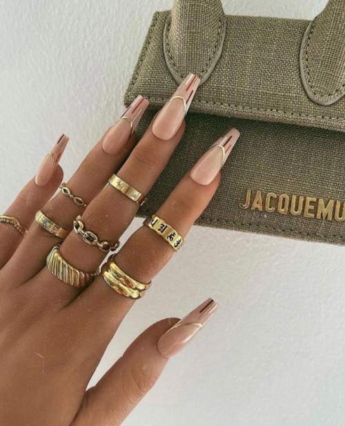 Manucure d'automne 2022 sur la forme en amande : nouvelles photos