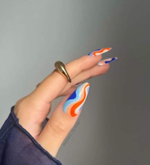 Manucure d'automne 2022 sur la forme en amande : nouvelles photos