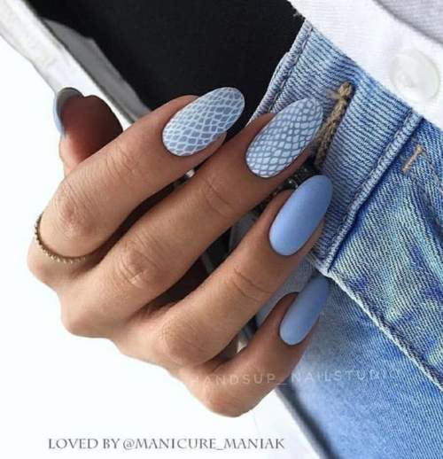 Manucure d'automne pour les ongles en amande