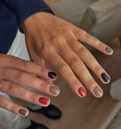 Couleurs d'automne à la mode pour les ongles carrés