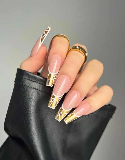 Manucure d'automne sur la forme d'un carré rétréci