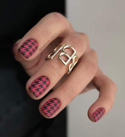 Manucure automne 2022 sur une forme carrée : l'actualité mode