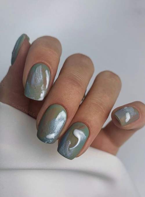 Manucure automne 2022 sur une forme carrée : l'actualité mode