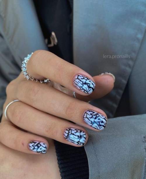 Manucure automne 2022 sur une forme carrée : l'actualité mode