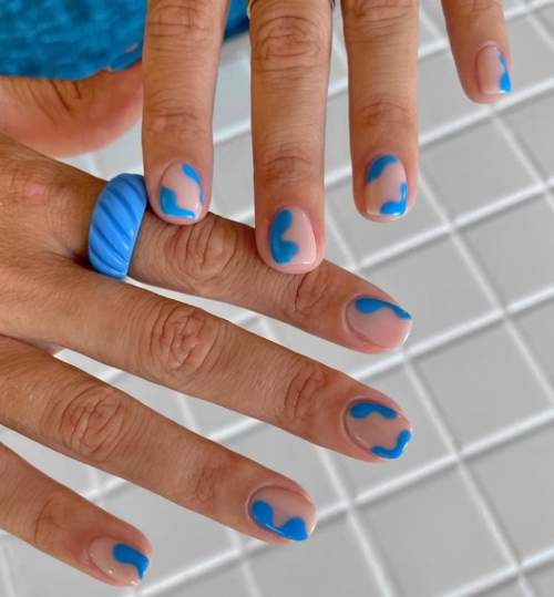 Manucure automne 2022 sur une forme carrée : l'actualité mode