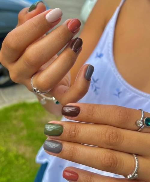 Manucure automne 2022 sur une forme carrée : l'actualité mode