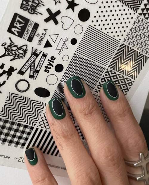 Manucure automne 2022 sur une forme carrée : l'actualité mode