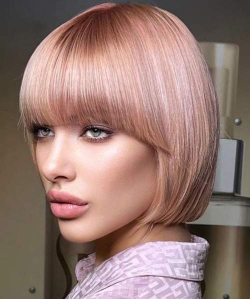 Bangs réels 2023: photos, types à la mode, tendances